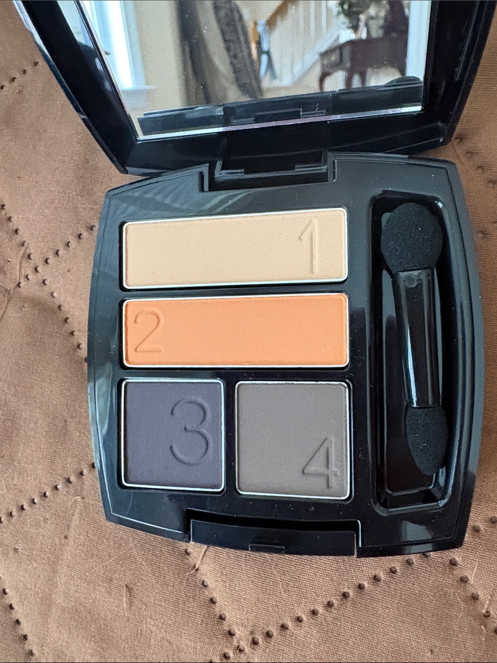See pics-Lots of New Avon makeup-